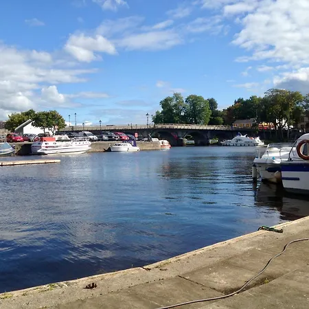 Hillcrest Lodge, * Carrick on Shannon